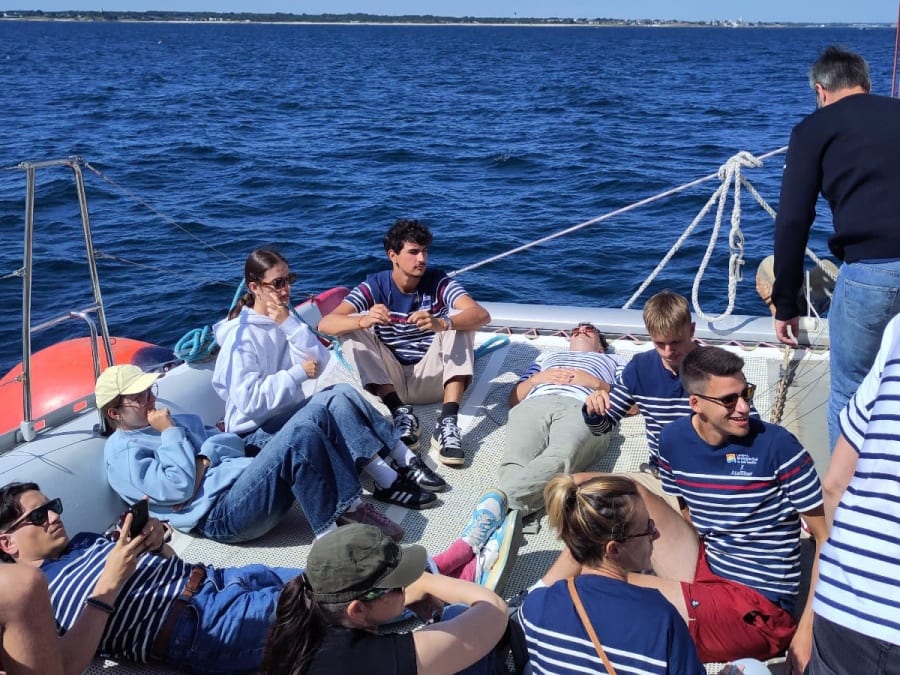 Balade en catamaran avec apéro sur les côtes de Lorient (56)