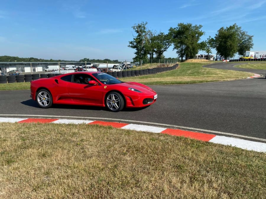 Children's Ferrari F430 driving experience in Trappes (78)