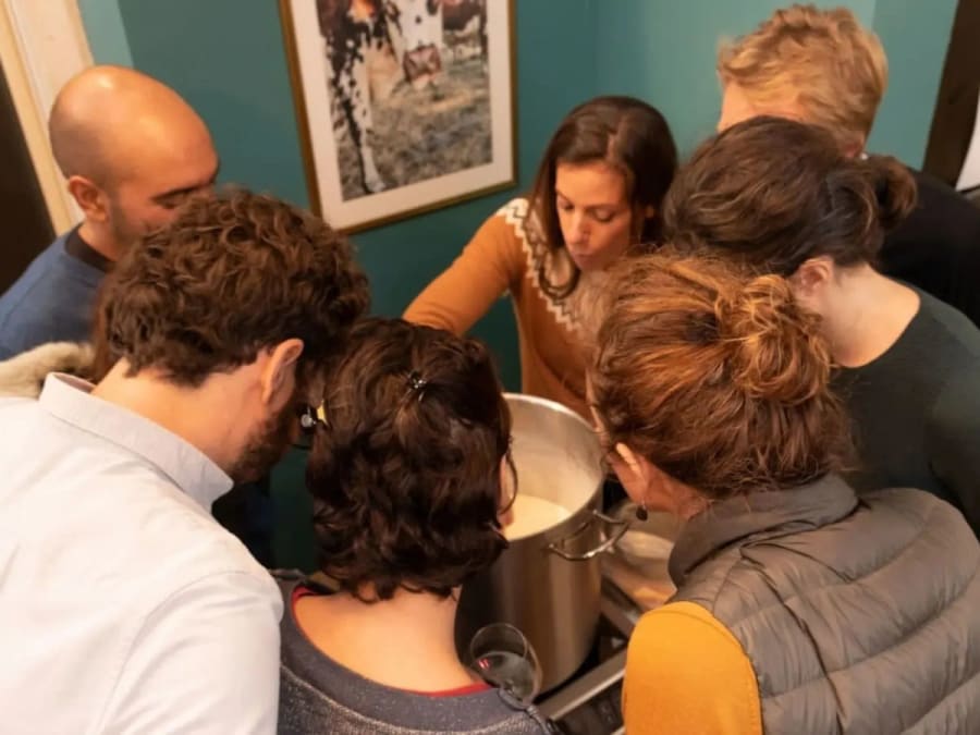 Team Building fabrication Burrata et Mozzarella à Bordeaux (33)