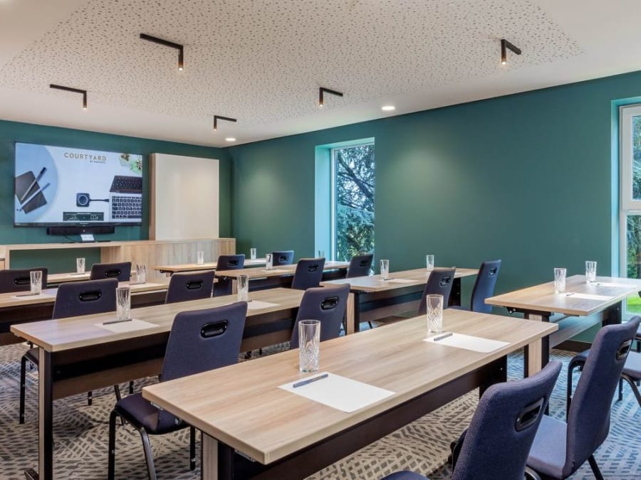 Courtyard By Marriott Central Airport Paris CDG (95)