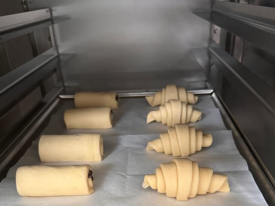 Croissant & Pain au Chocolat" pastry classes in Paris