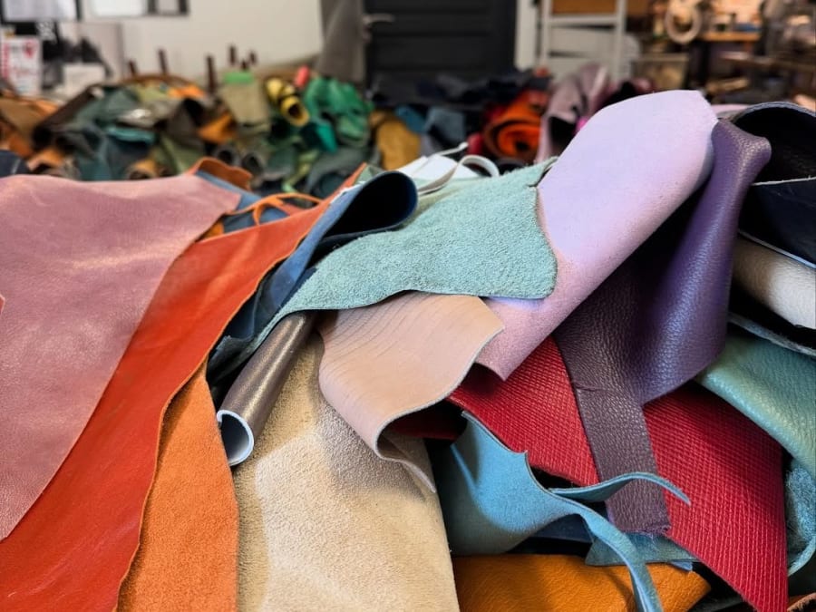 Leather bag-making workshop in Saran (45)