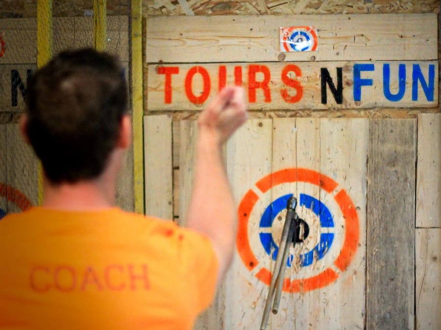 Lancer de hache à Tours (37)