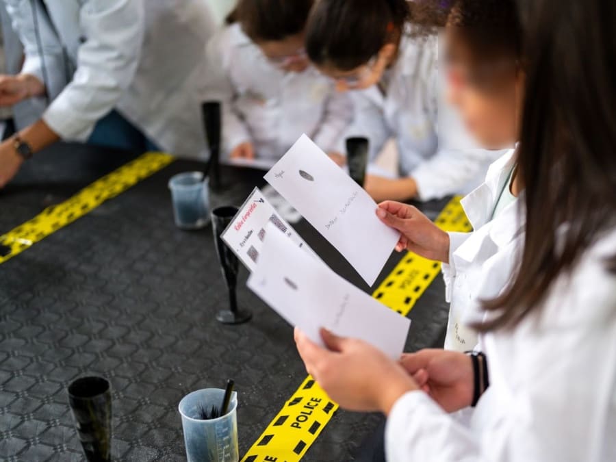 Anniversaire"Police Scientifique"​ 7 à 12 ans à domicile