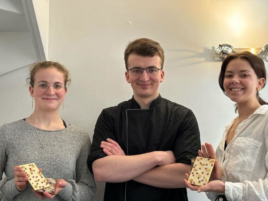Taller de creación de chocolate en Arras (62)
