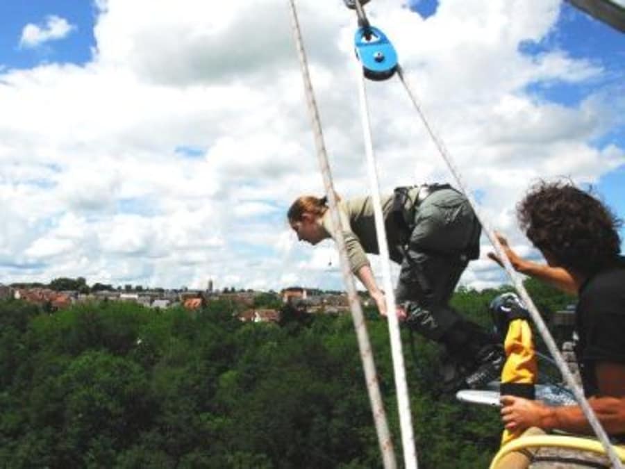 Saut à l'élastique depuis le Viaduc de Culan (18)