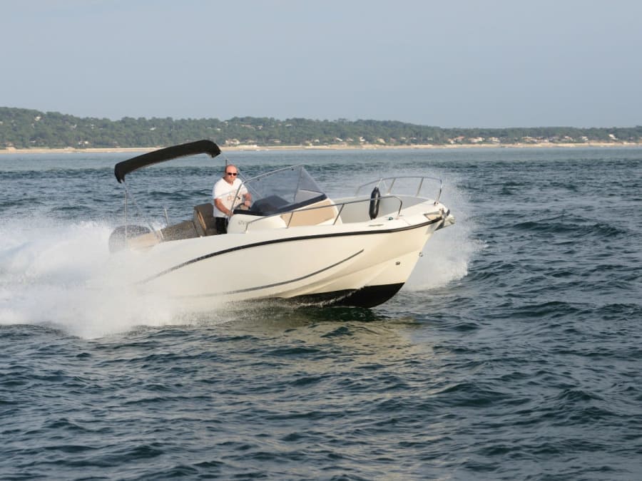 Location de bateau "QuickSilver Activ 675" 8 pers à Arcachon (33)