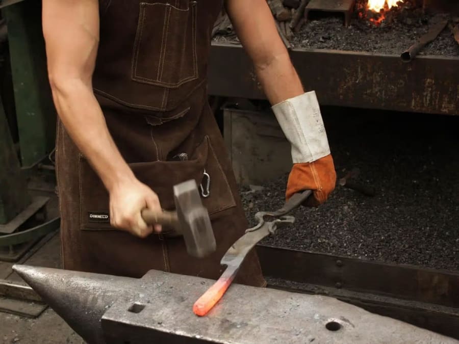 Workshop on Making a Fantasy Knife in Brissac-Loire-Aubance (49)