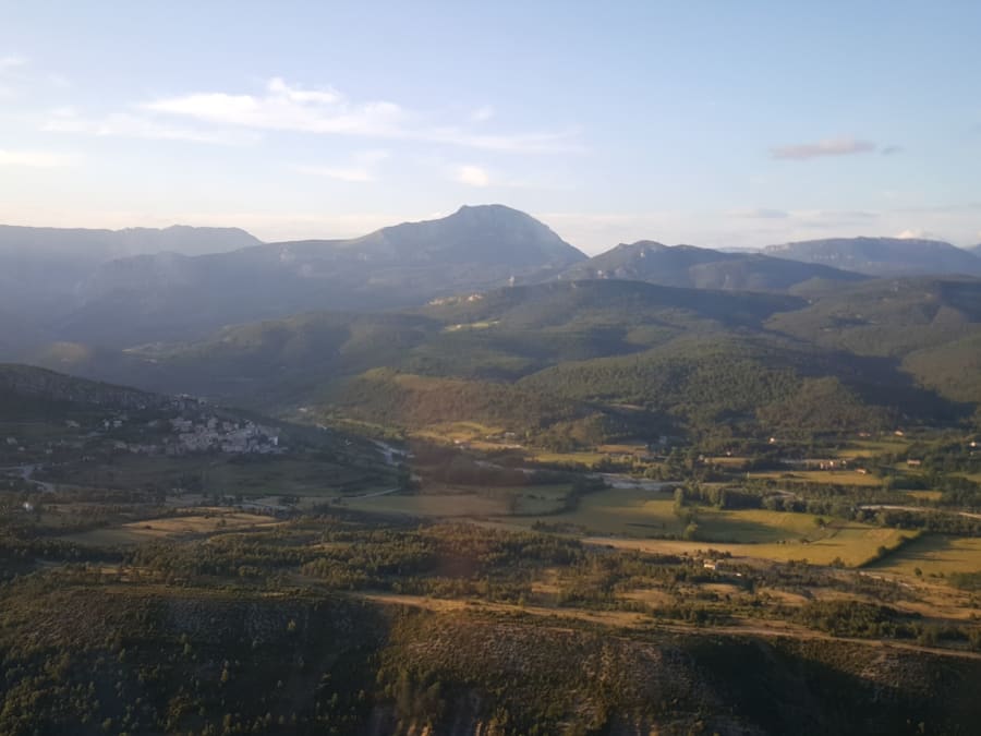 Vol en hélicoptère au-dessus des Gorges du Verdon (04)