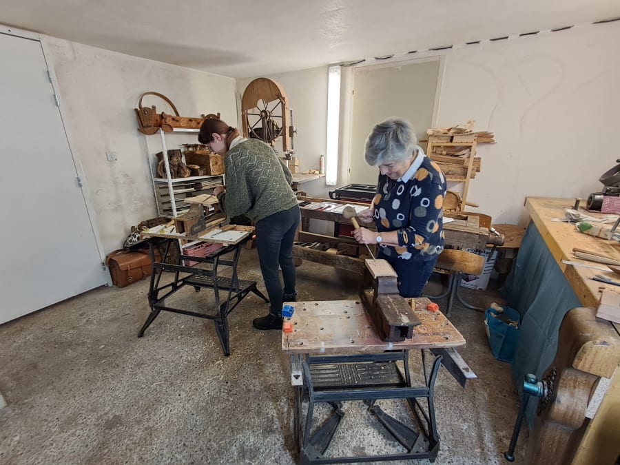 Journée d'initiation à la sculpture sur bois à Habère-Lullin(74)