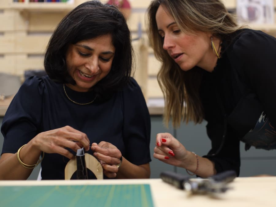 Team Building Initiation à la Maroquinerie à Serris (77)