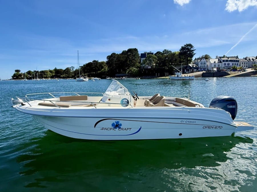 Boat rental with license for 10 people in Combrit Sainte-Marine