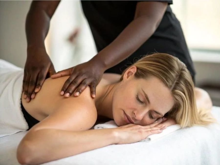 Relaxing massage at "M'beauty" in Launaguet (31)