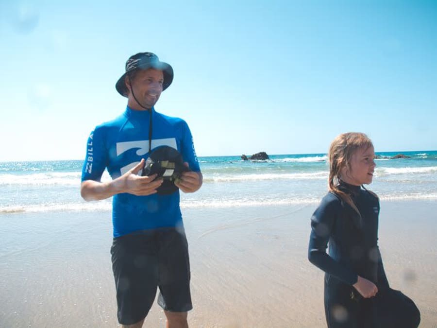 Aulas de surf para crianças e famílias em Fuerteventura