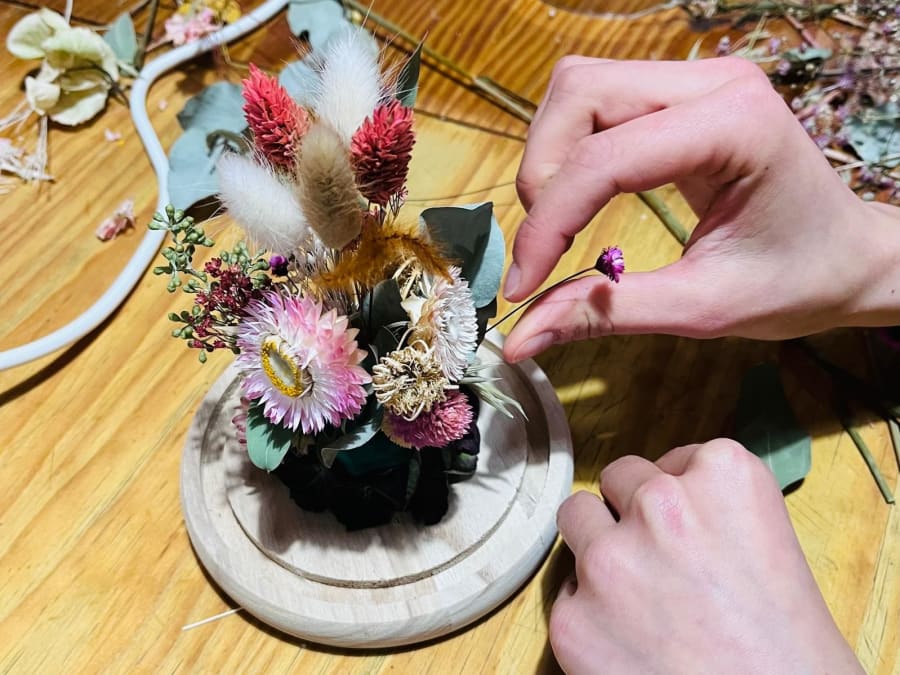 Atelier cloche en fleurs séchées à Meyrargues (13)