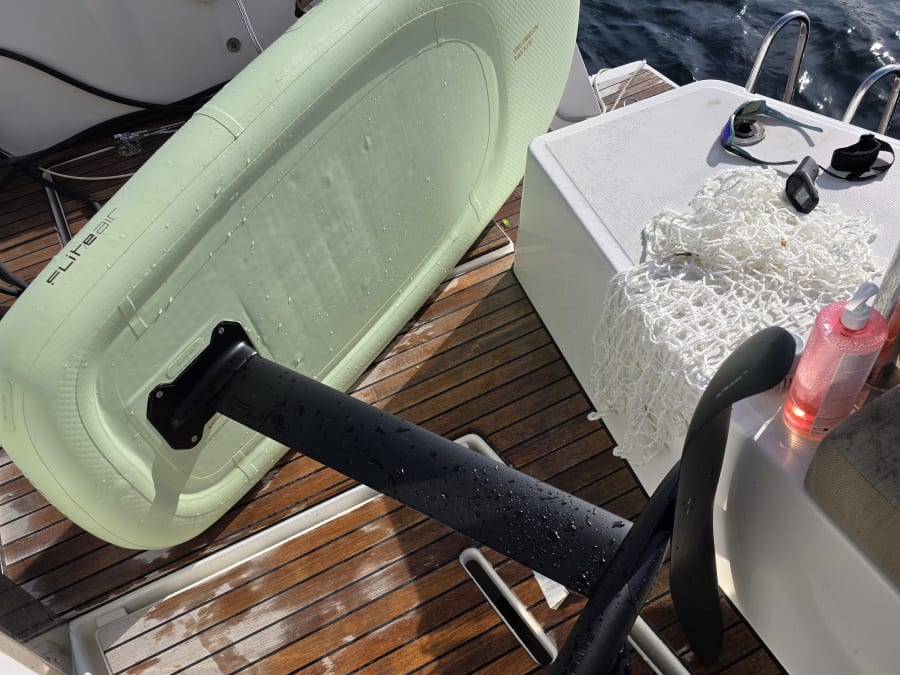 Demi-journée jeux aquatiques sur un catamaran à Sainte-Anne (97)