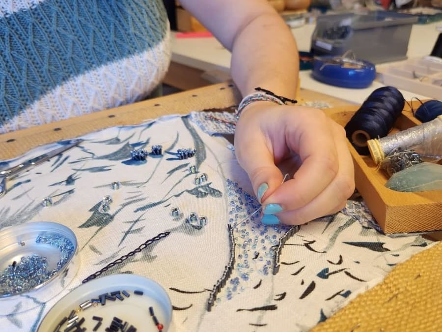Atelier broderie d'art sur cadre rond à Bordeaux (33)