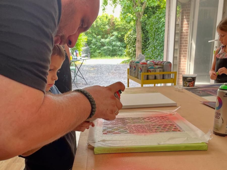 Parent-child painting workshop in Tressin (59)