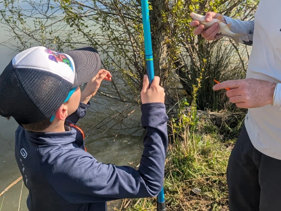 Initiation à la pêche en binôme parent-enfant à Toulouse (31)
