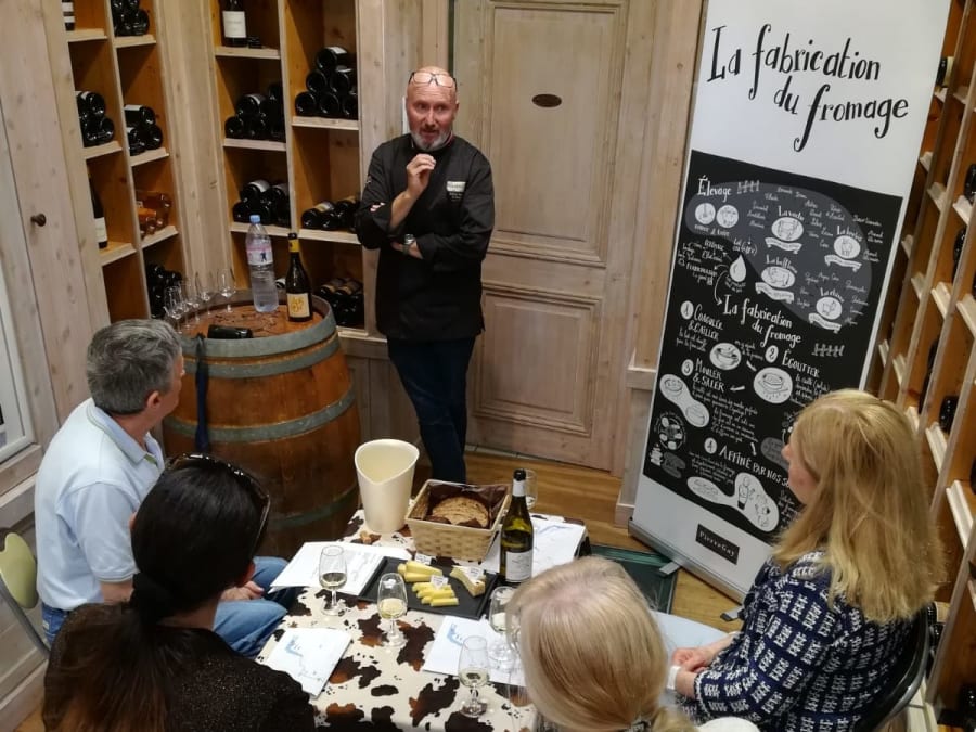 Degustación privada de vinos y quesos en Annecy (74)