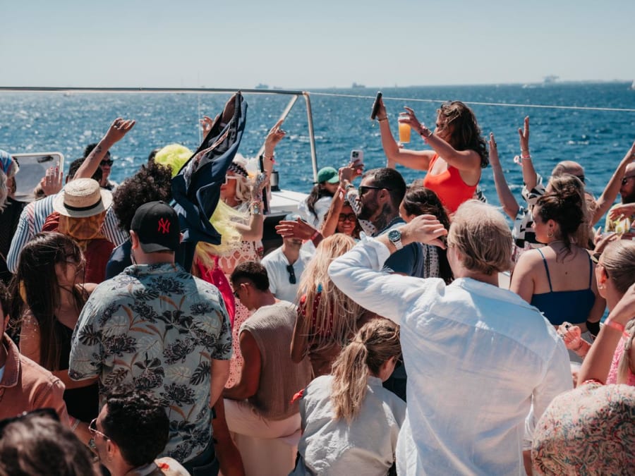 Crociera festosa: il miglior Boat Party a Barcellona