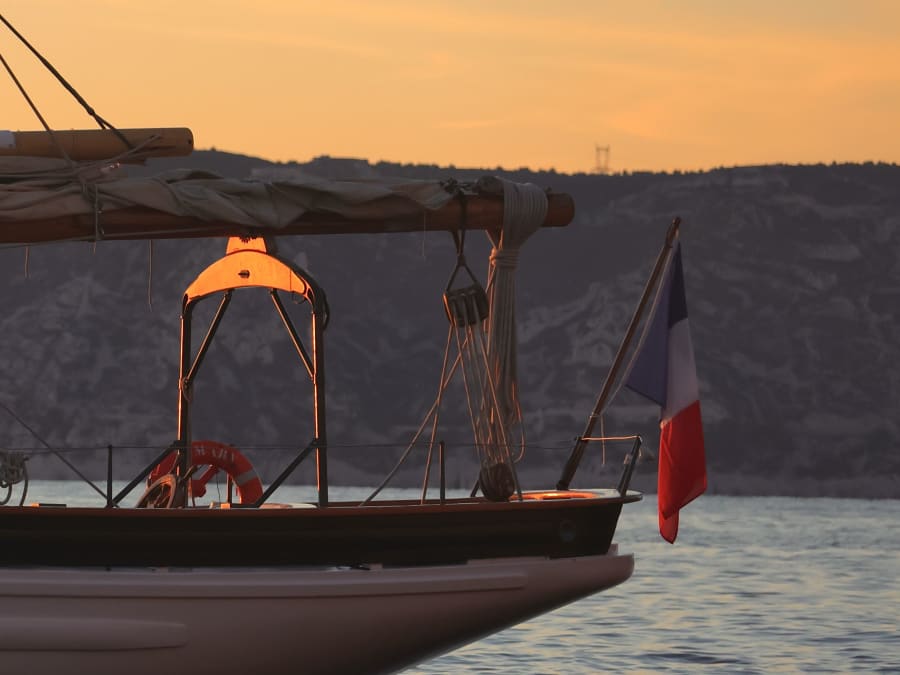Croisière en voilier au coucher du soleil sur Eleanor Mary (13)