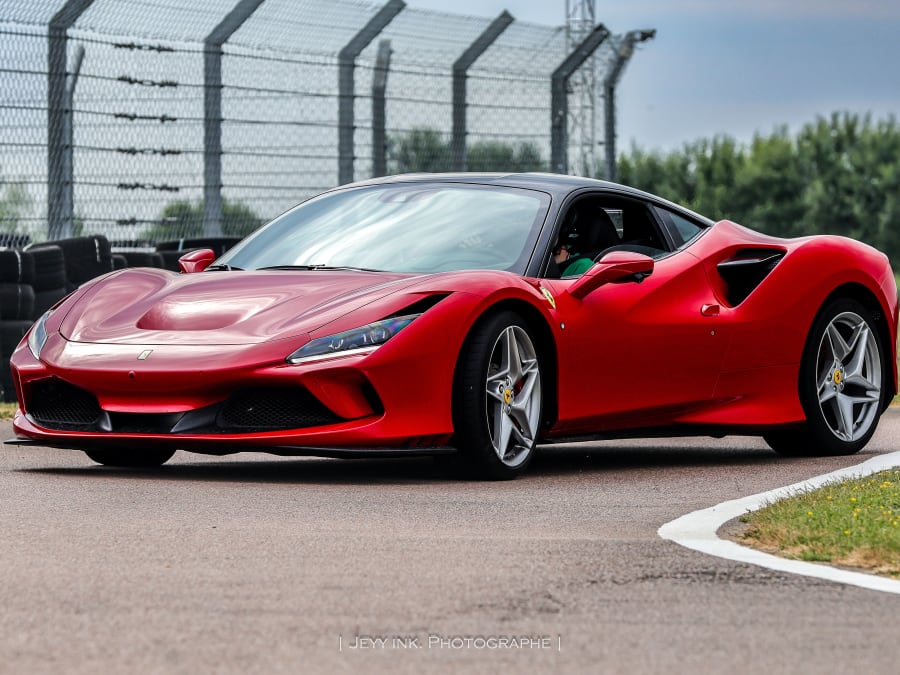 Ferrari F8 driving experience, Circuit de Magny-Cours Club