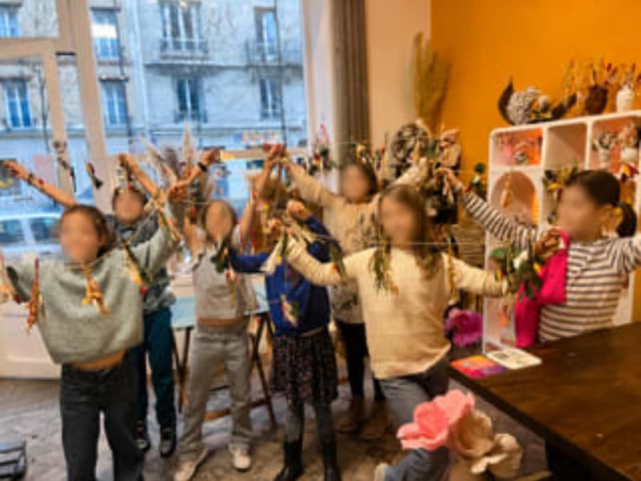 Anniversaire atelier guirlande en fleurs séchées 6-15 ans à Paris 15ème