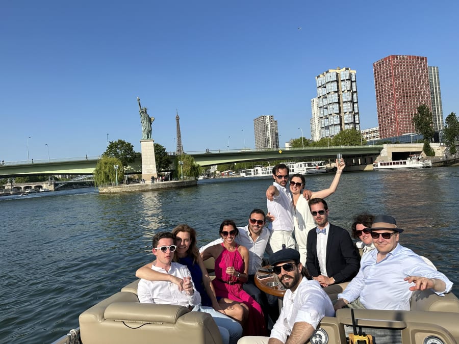 Croisière privée sur la Seine au départ du port de Grenelle