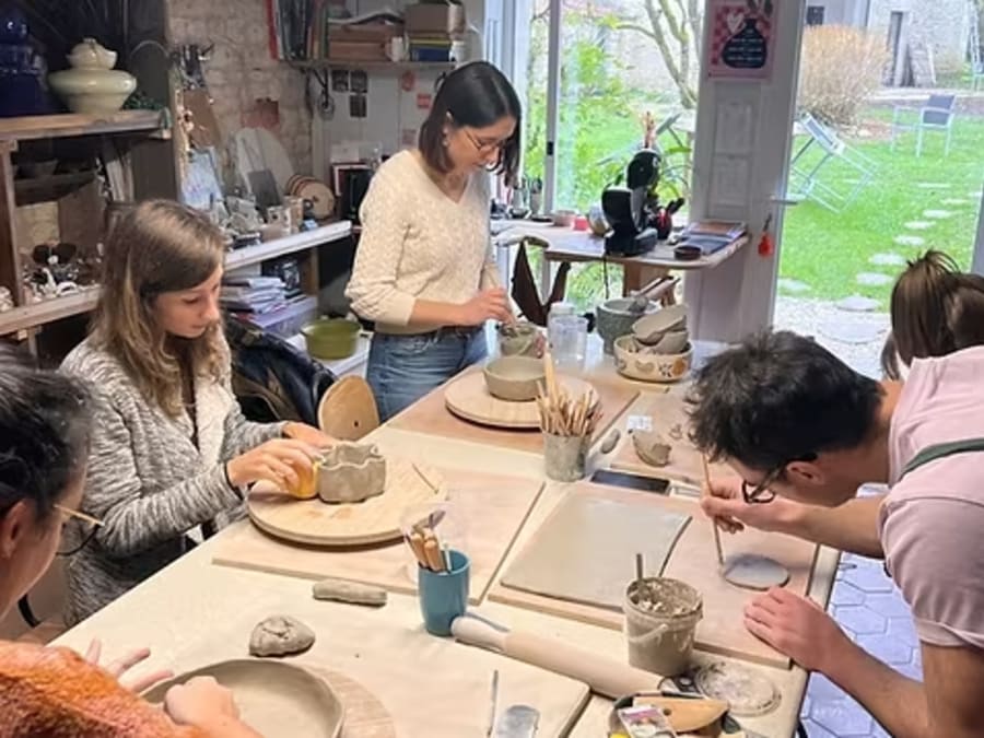 Atelier d'initiation au modelage à Chambon (17)