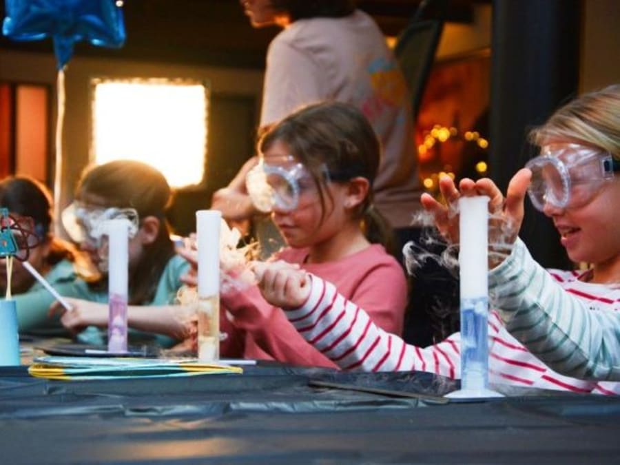Anniversaire sciences "Apprenti chimiste" 5 à 15 ans à domicile