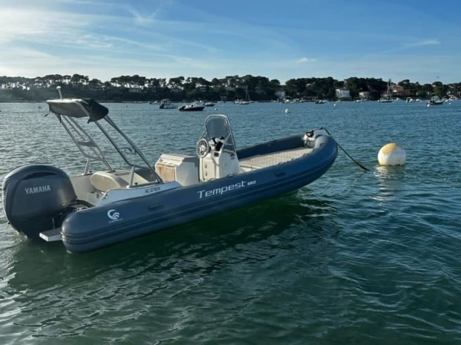 Boat rental for 12 people in Lège-Cap-Ferret (33)