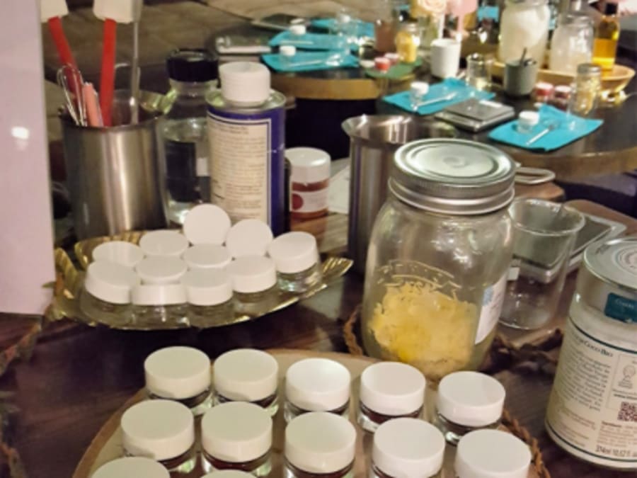 Anniversaire création de cosmétiques 8-12 ans à domicile (IDF)