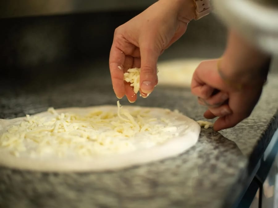 Team building atelier Pizza artisanale à Lyon (69)