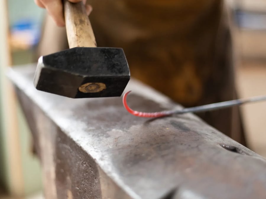 Forged key ring workshop in Valcivières (63)