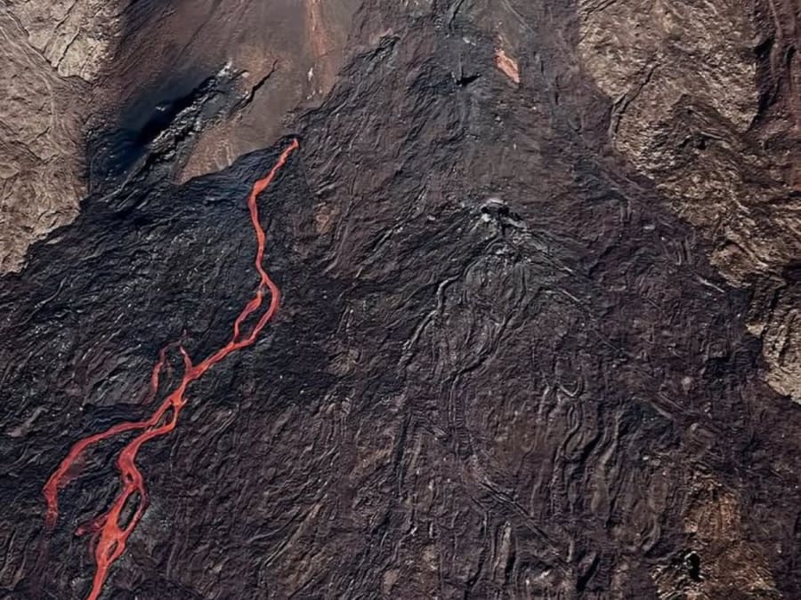 Hike to Piton de la Fournaise on Réunion (97)