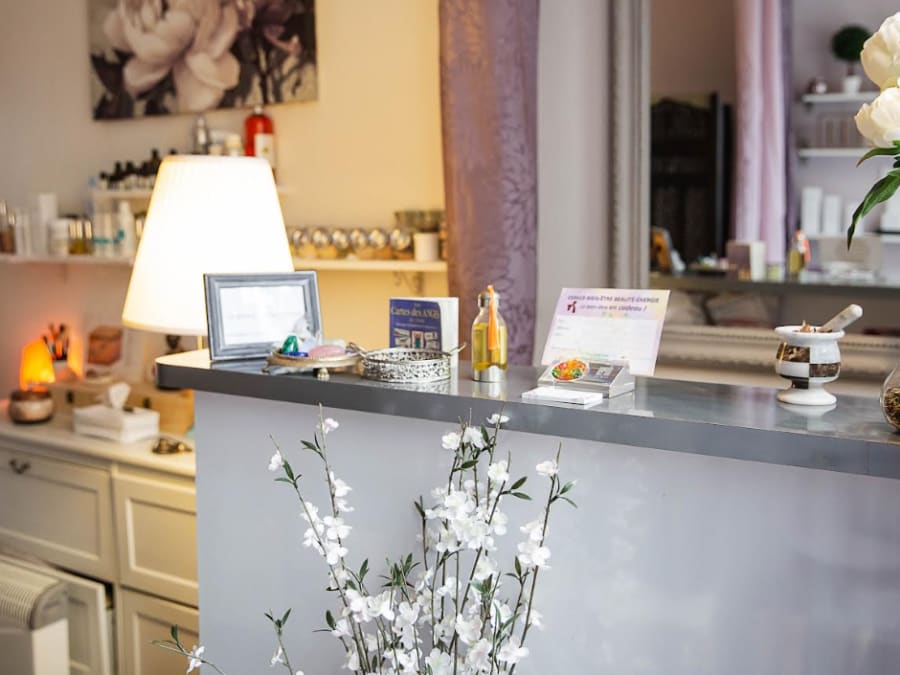 Hydrafacial" facial in Paris 5th arrondissement