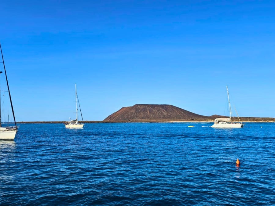 Excursión de 6 horas en yate privado por la costa de Playa Blanca, en Lanzarote