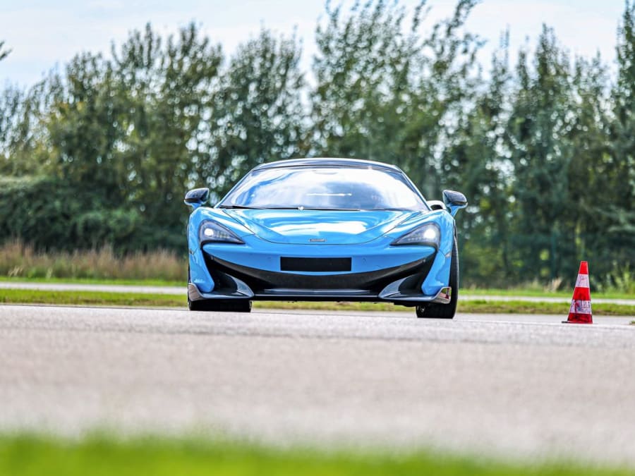 Experiencia de conducción del McLaren 600LT Circuito de Haute Sa