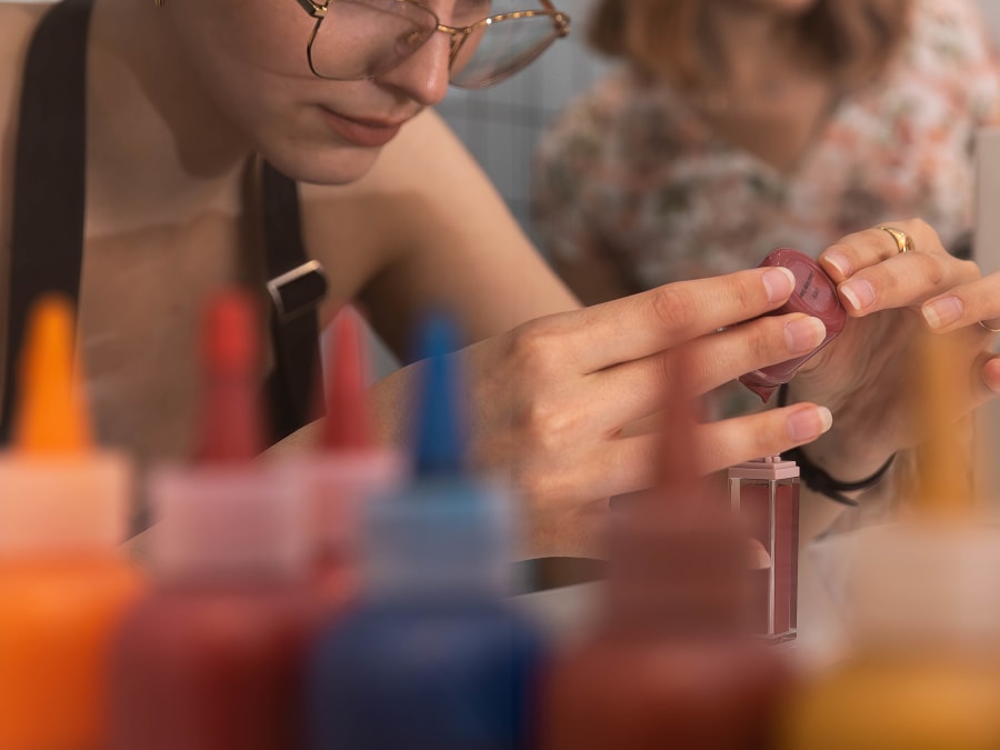Team Building création d'un rouge à lèvres à Paris 3ème