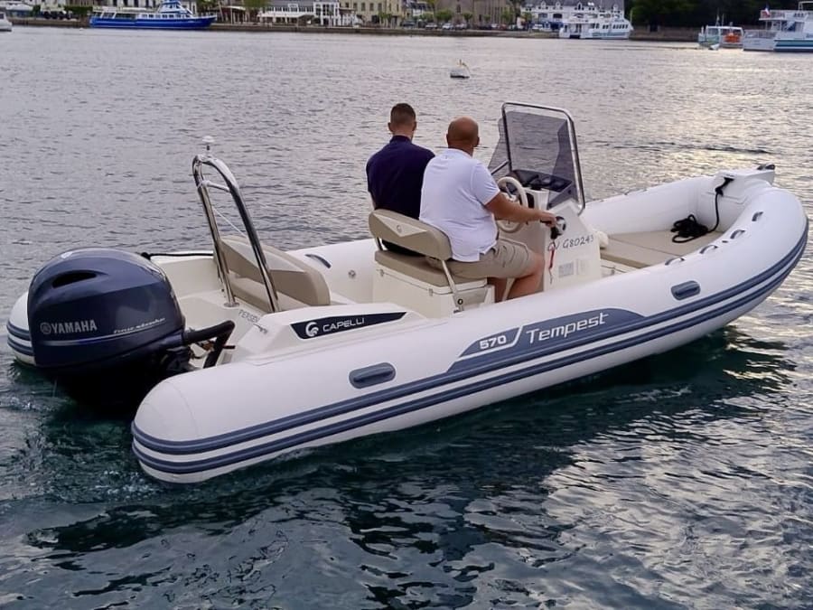 Alquiler de barco con licencia para 8 personas en Combrit Sainte