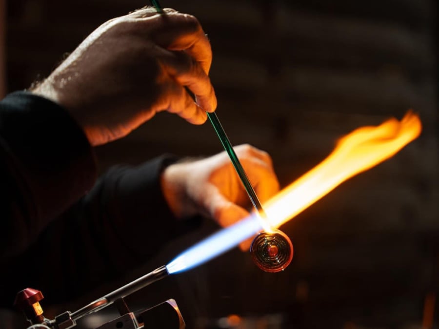 Initiation au soufflage et filage de verre à Fondettes (37)