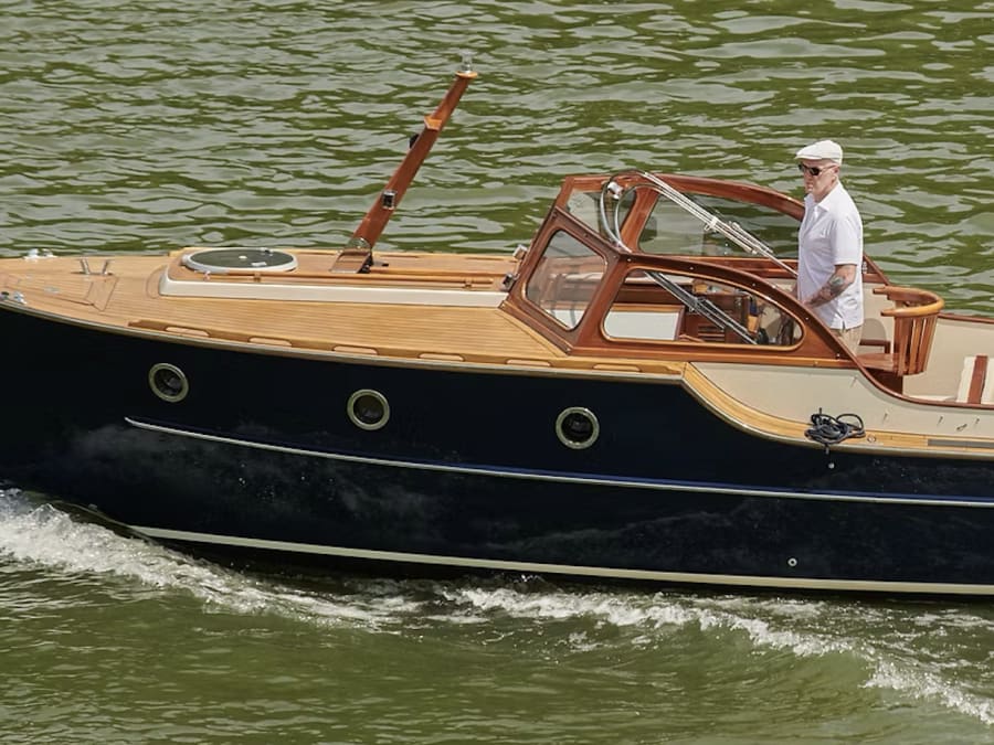 Private cruise on the Seine aboard a Dutch motorboat