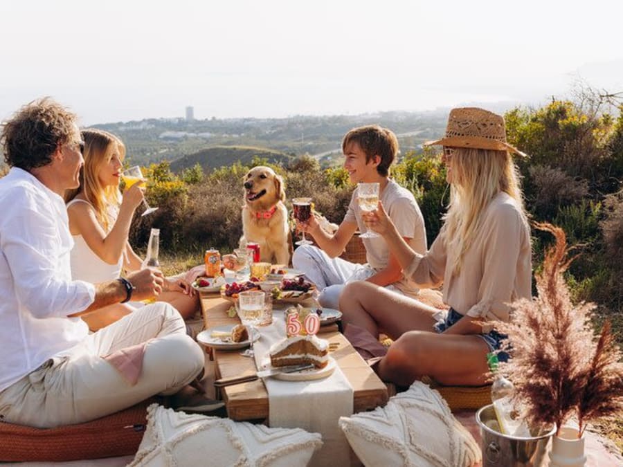 Exklusives privates Picknick mitten in der Natur in Marbella