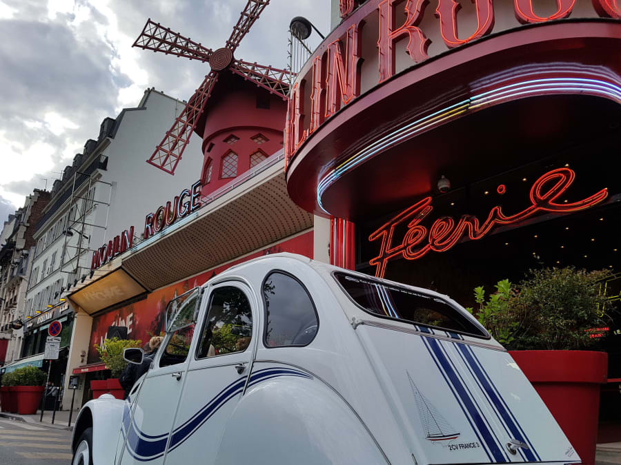 Balade En 2cv Dans Les Rues De Paris (75)