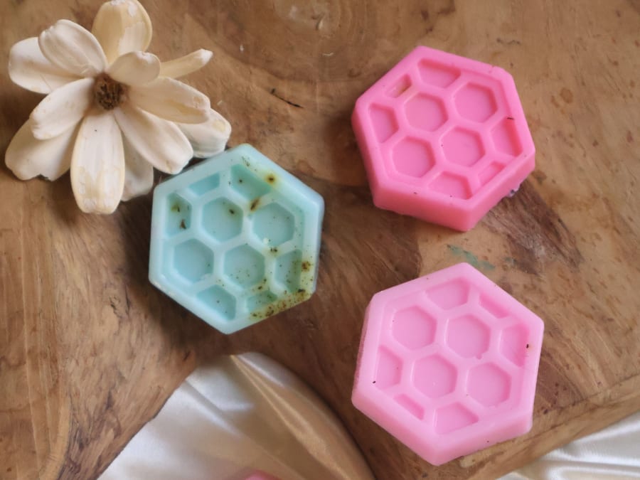 Botanical soap workshop in Paris 1st district