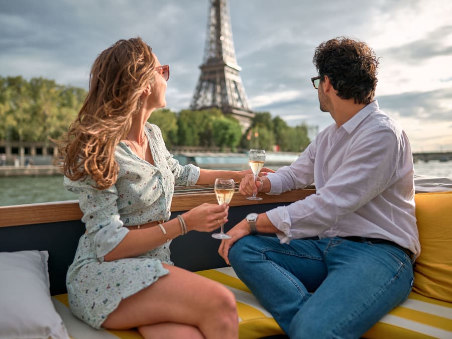 Crucero privado por el Sena desde el distrito 7 de París