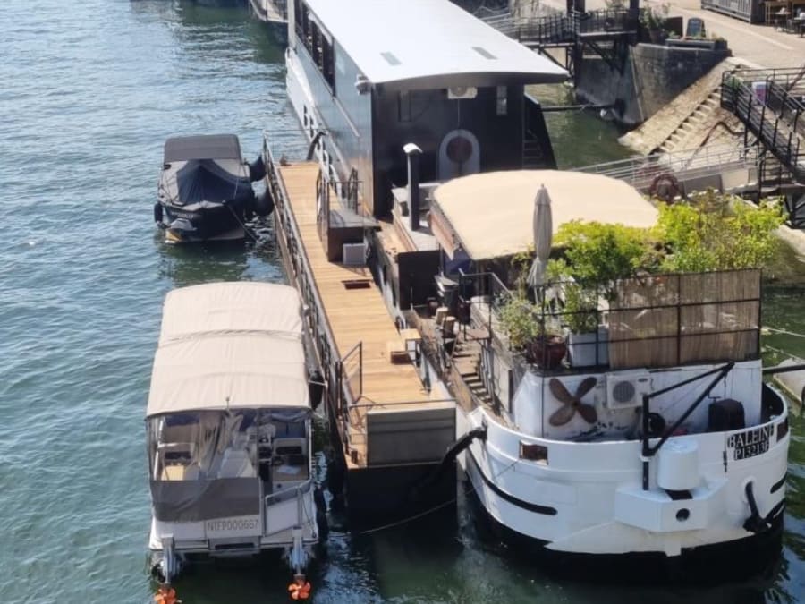 Croisière privée en amoureux sur la Seine 