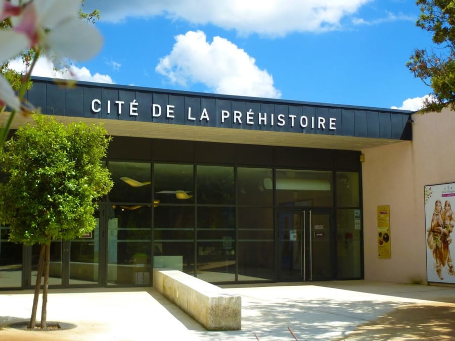 Visita a la Gruta y Ciudad de la Prehistoria de Orgnac-l'Aven