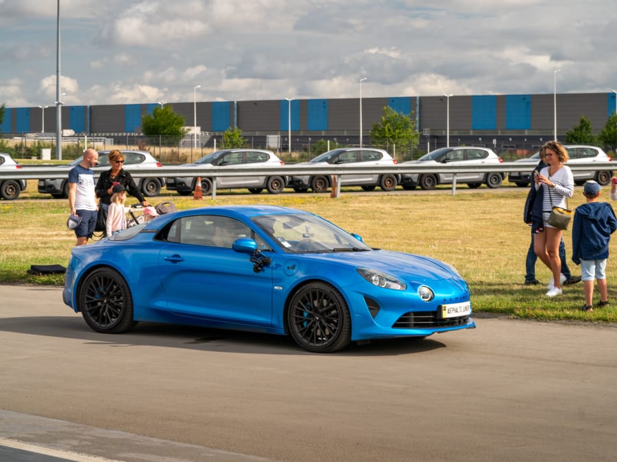Stage de Pilotage enfant en Alpine A110 près de Poitiers (86)